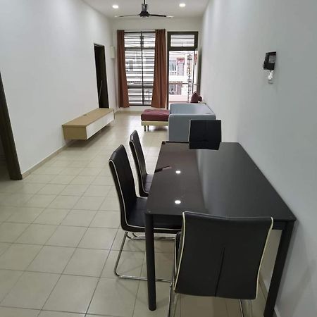 Infinity Homestay Bandar Cemerlang Улу Тирам Экстерьер фото